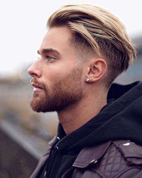 Coupe de cheveux homme avec meche blonde