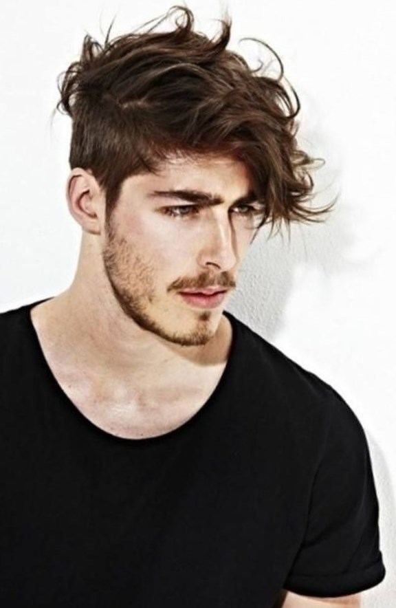 Cheveux long homme rasé coté