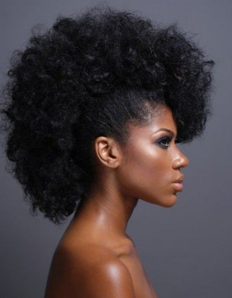 Coupe de cheveux afro femme