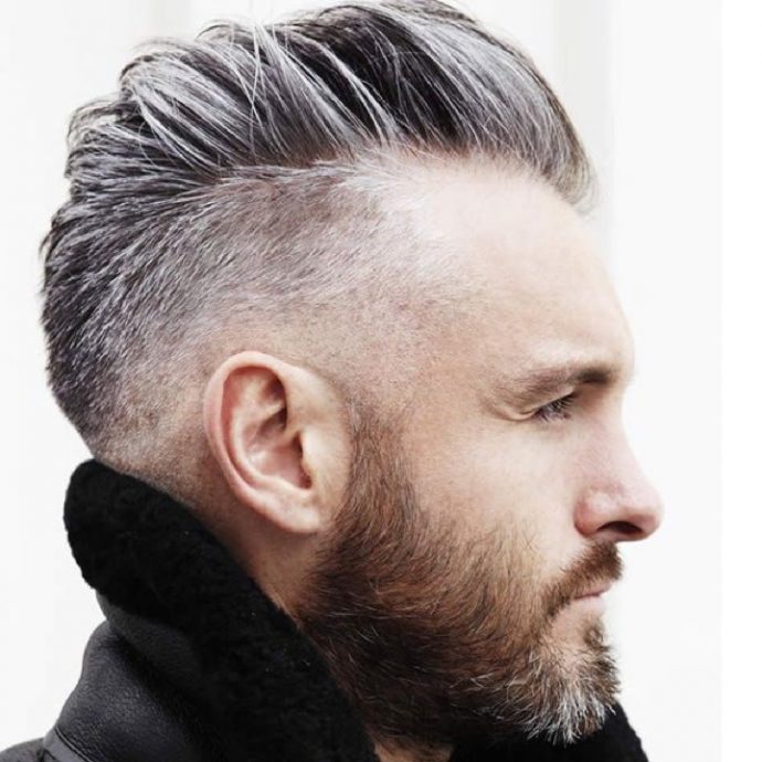 Coupe cheveux homme rasé coté long dessus