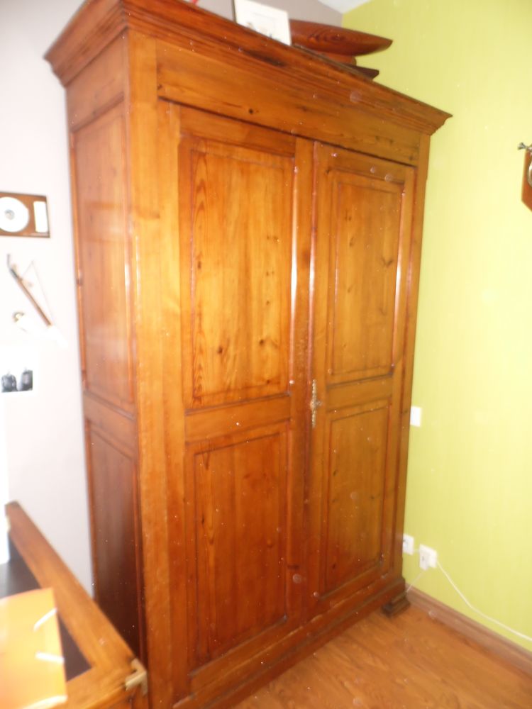 Petite armoire ancienne