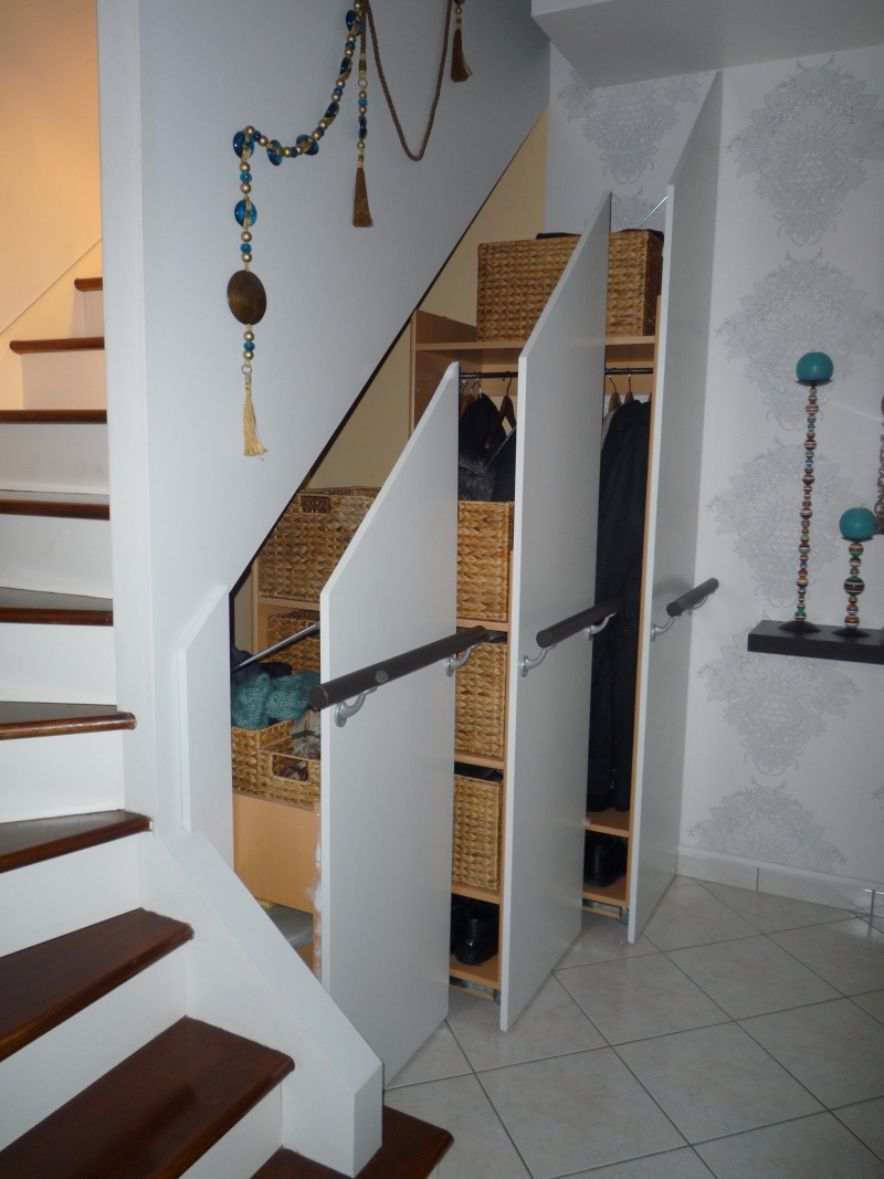 Placard sous escalier quart tournant