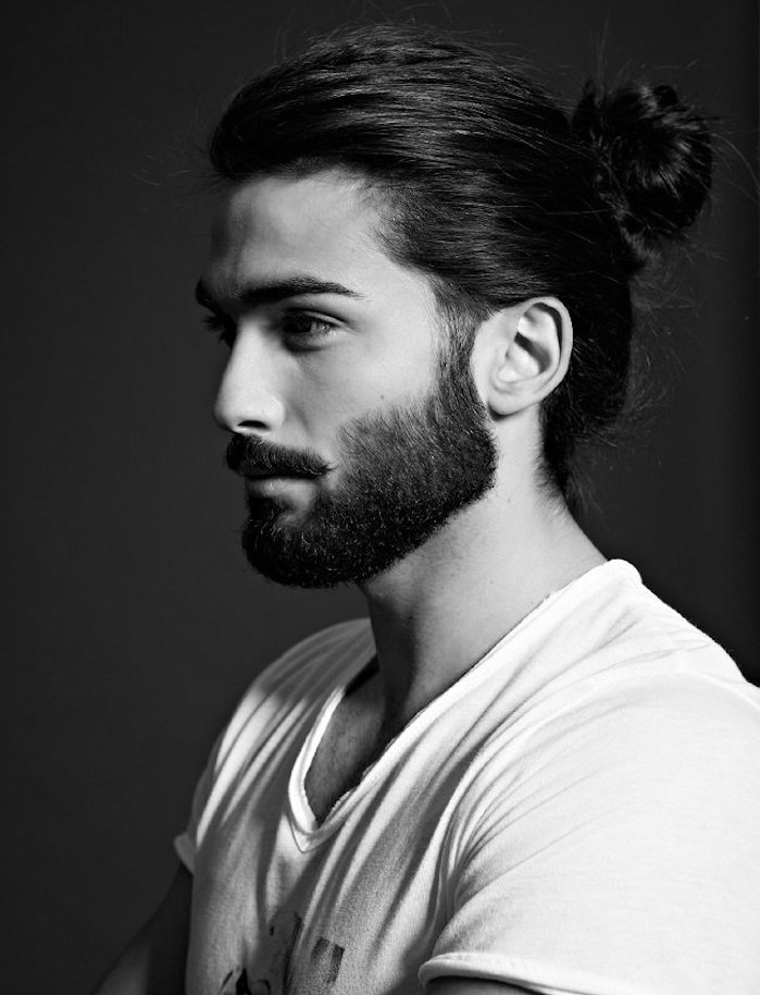 Coiffures hommes cheveux longs