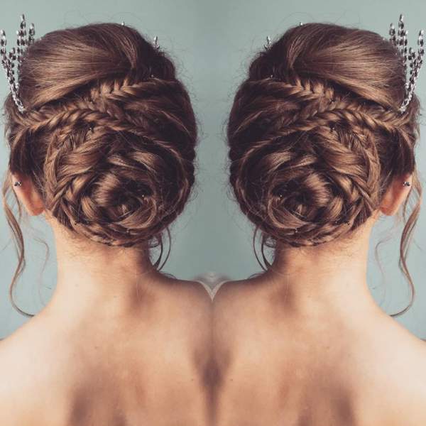 Chignon cheveux long raide