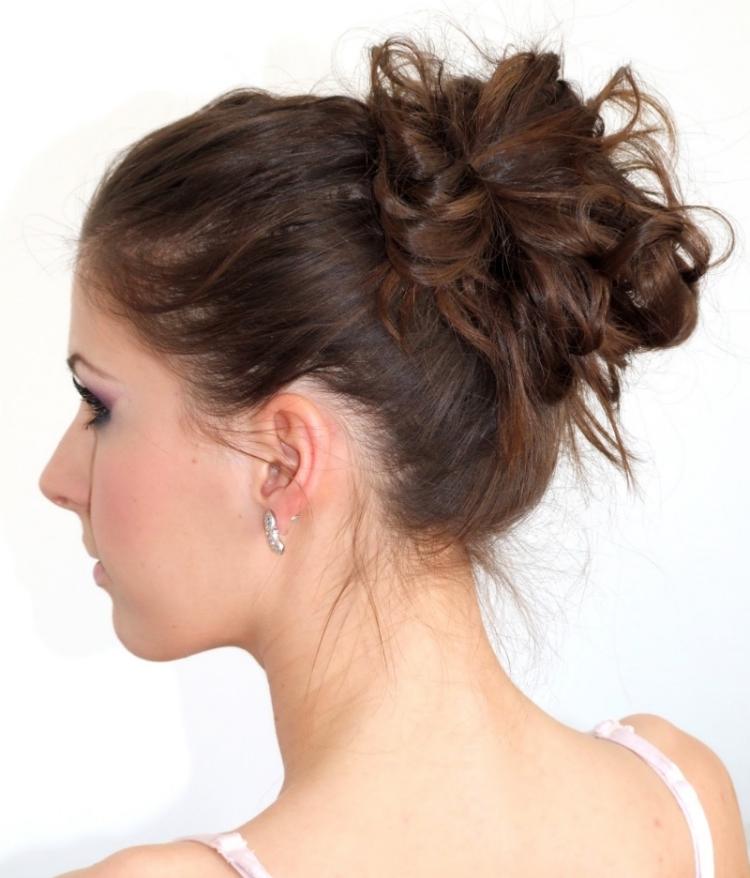 Chignon avec cheveux mi long