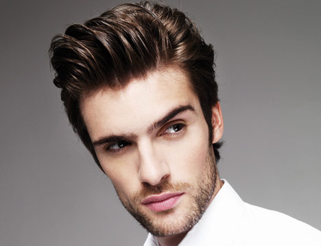 Coupe homme cheveux raide