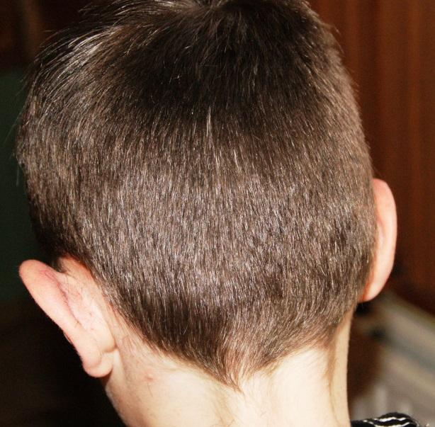 Coupe de cheveux homme vue de derrière