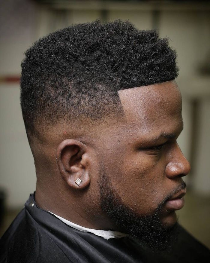 Coupe de cheveux homme noir avec trait