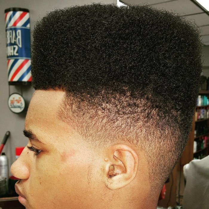 Coupe de cheveux afro homme