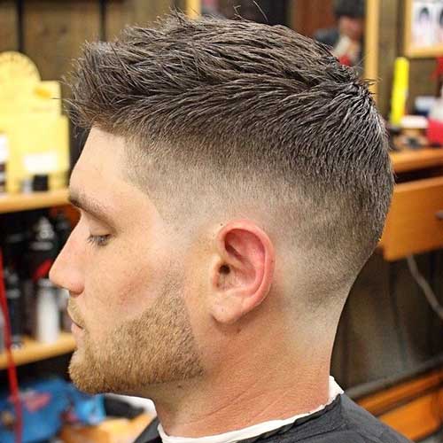 Coupe de cheveux pour homme dégradé