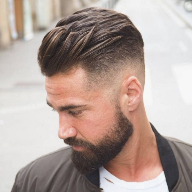 Coupe de cheveux pour homme dégradé