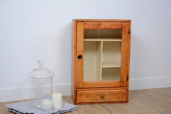 Armoire de toilette vintage