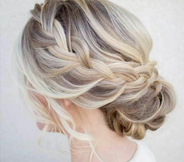 Chignon chic cheveux mi long