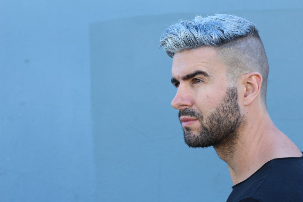 Coiffure homme cheveux blanc