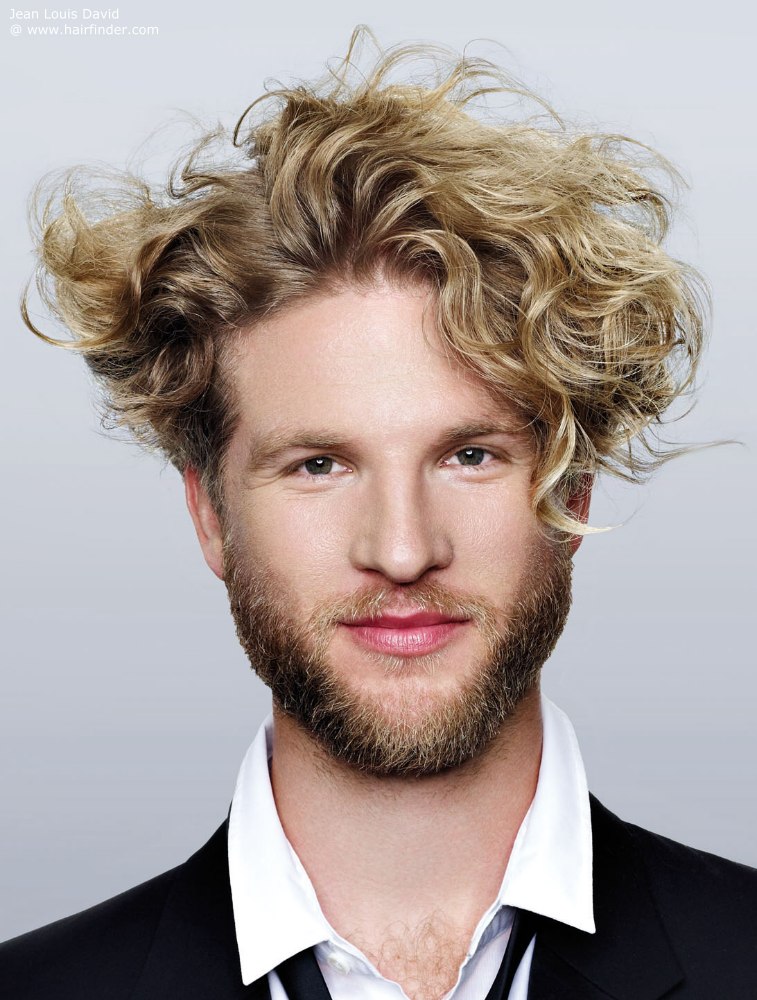 Coiffure cheveux ondulés homme