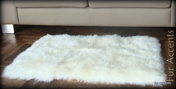 Tapis blanc fourrure