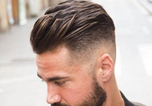 Coupe de cheveux dégradé homme court