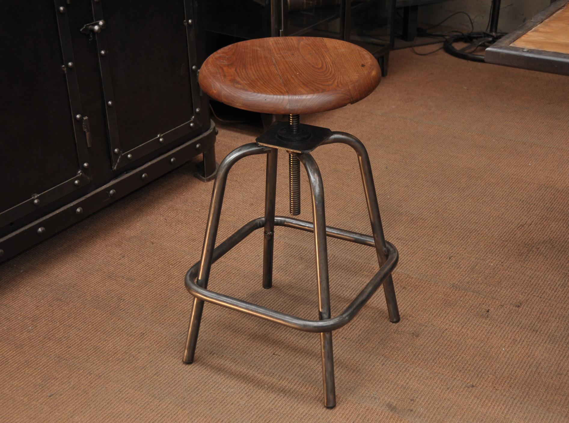 Tabouret ancien industriel